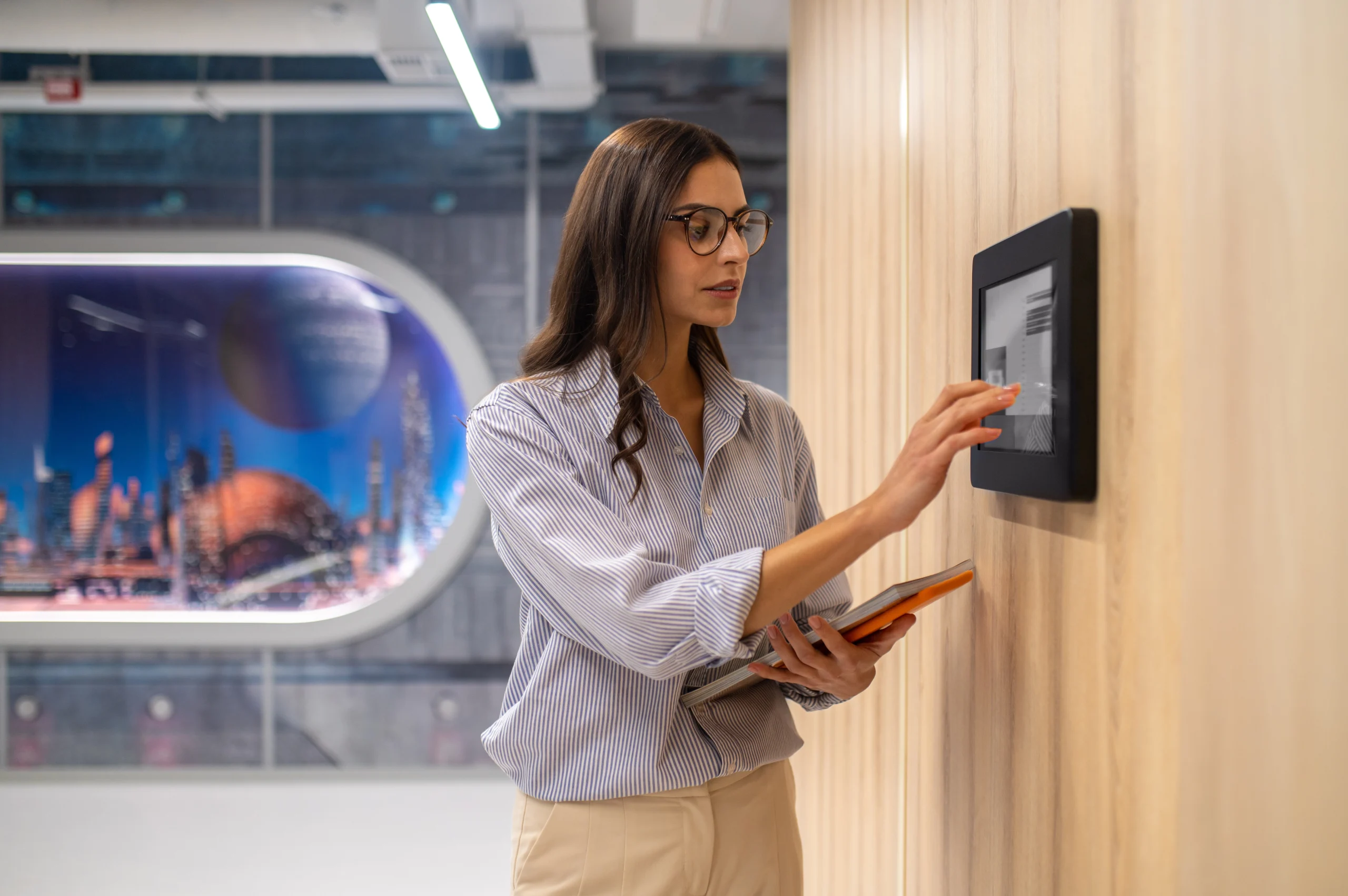 Control de accesos en Málaga instalado en edificio comercial
